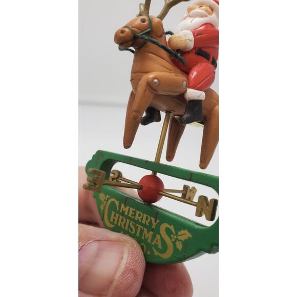 CHRISTMAS TREE ORNAMENT VINTAGE 1990 GILMORE REINDEER COMPASS SANTA CLAUS 3.5" - Picture 6 of 6